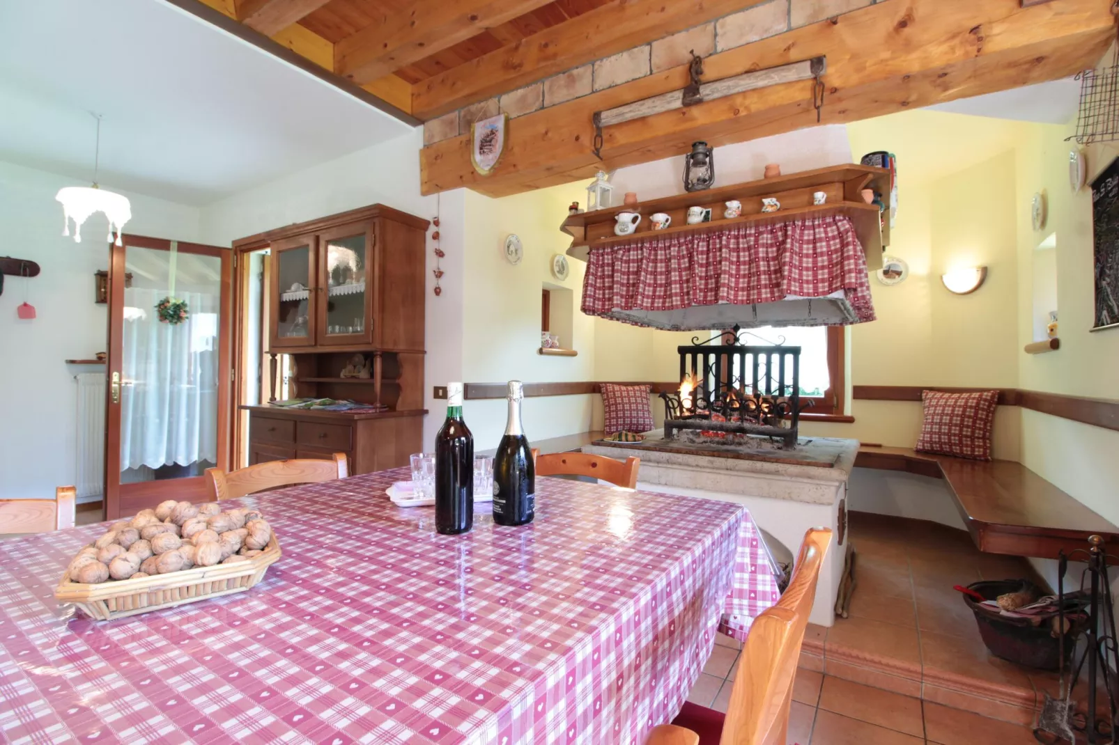 Tonino-Living room