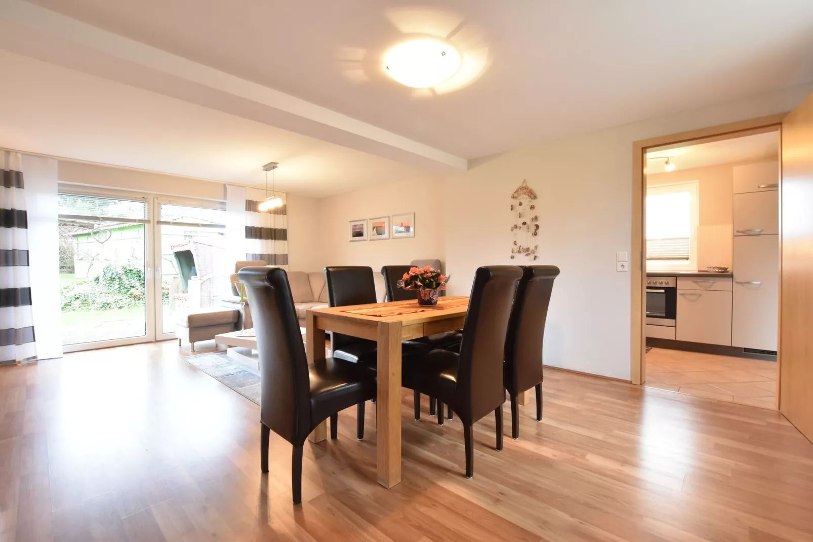 Hohenkirchen mit Garten Terrasse und Strandkorb-Salle à manger