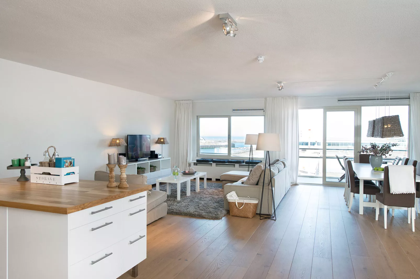 Scheveningen Harbour 24a-Living room