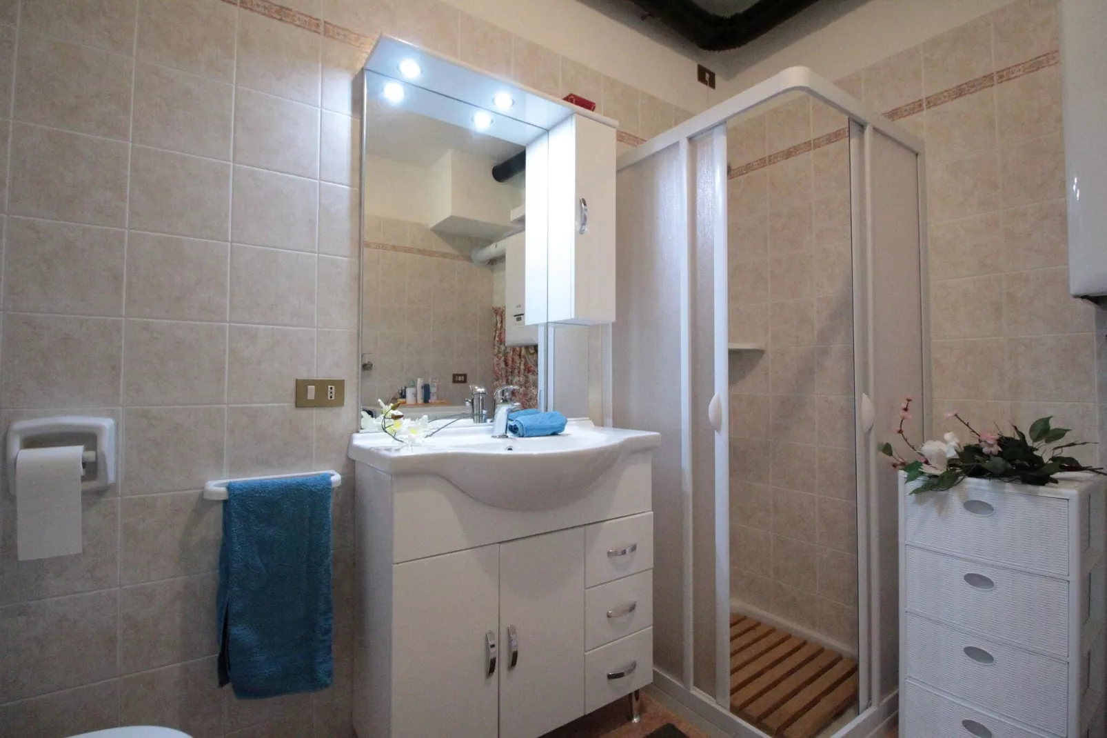 Tonino-Bathroom