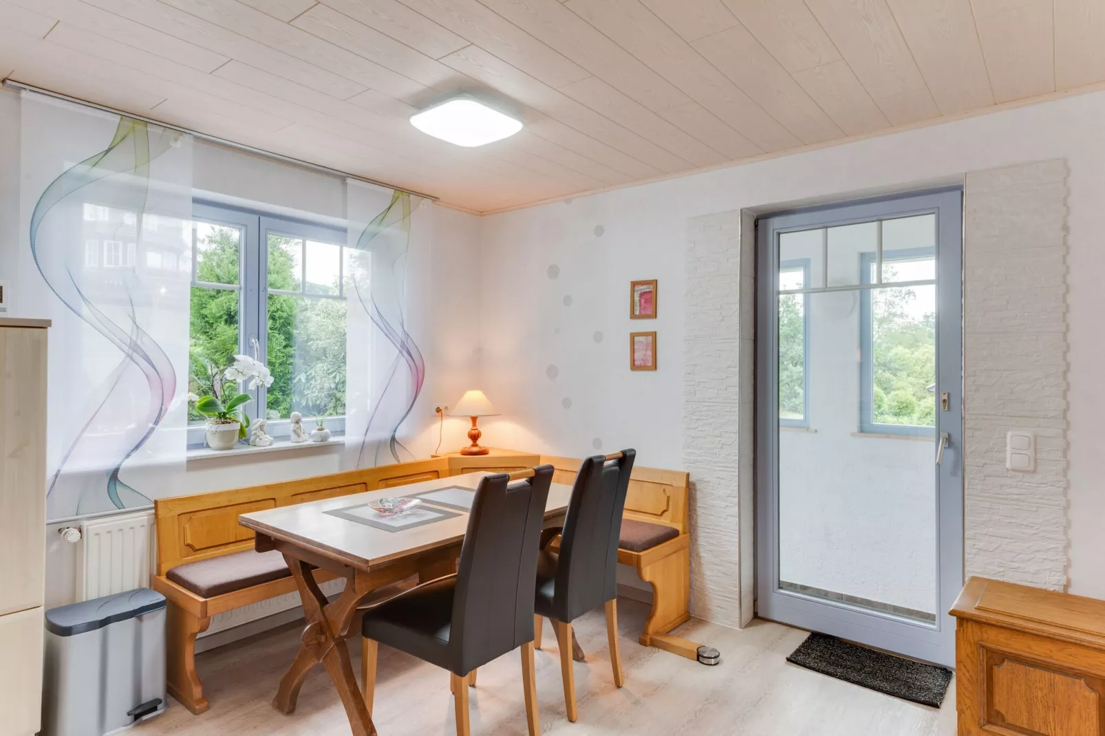 Zum Spitzen Land-Dining room