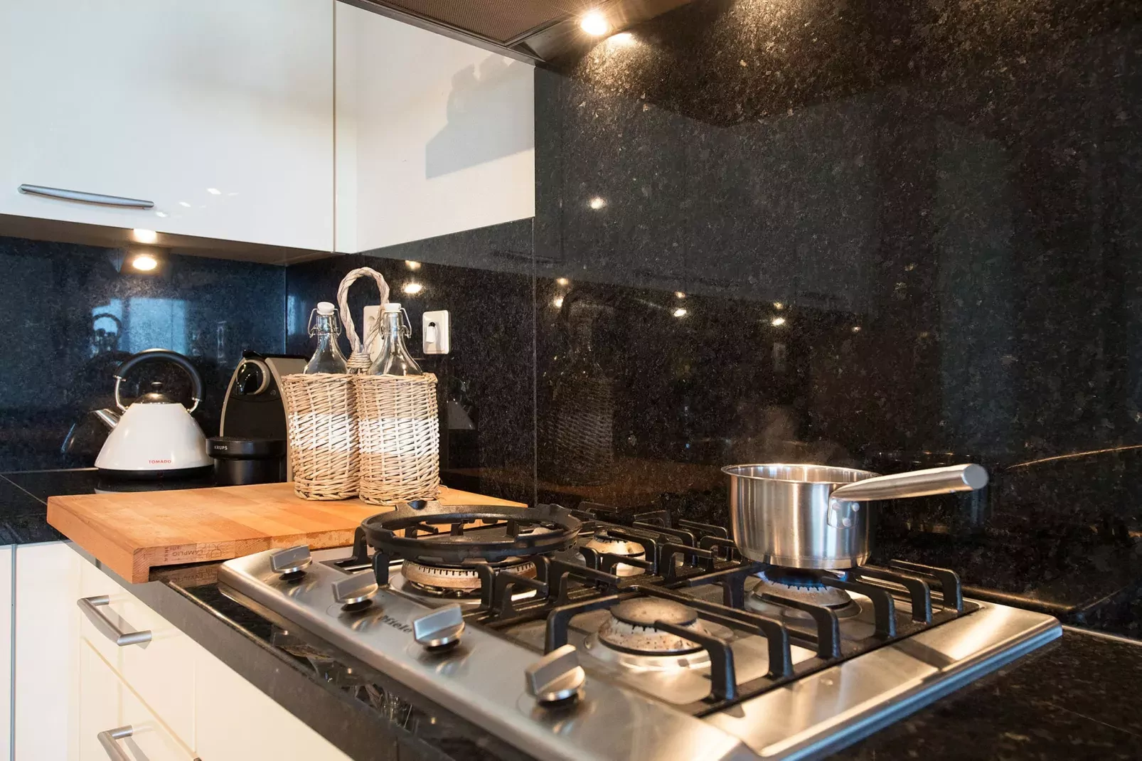 Scheveningen Harbour 24a-Kitchen