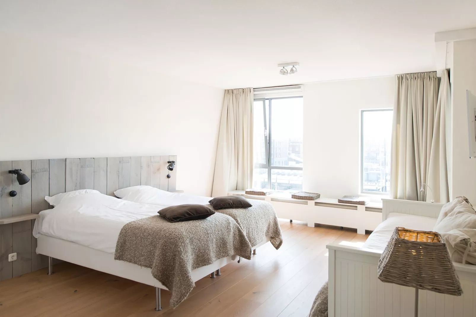 Scheveningen Harbour 24a-Bedroom