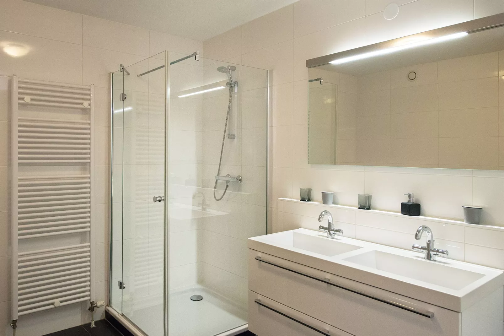 Scheveningen Harbour 24a-Bathroom