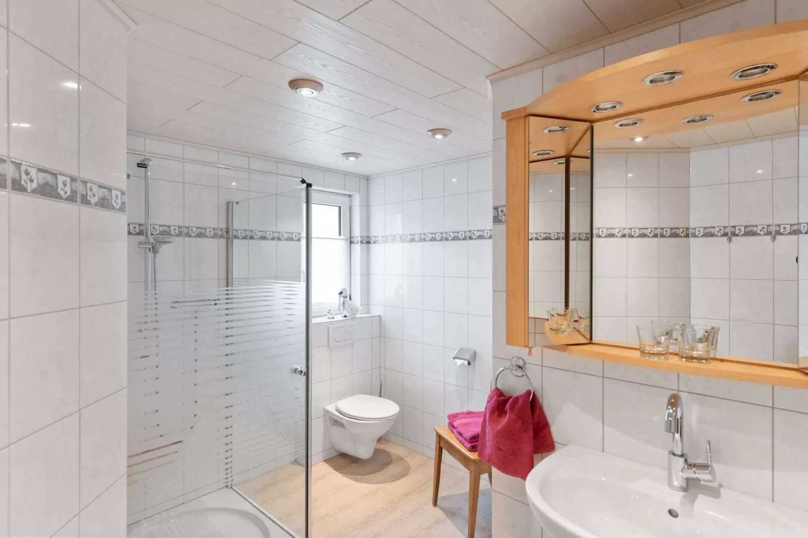 Zum Spitzen Land-Bathroom