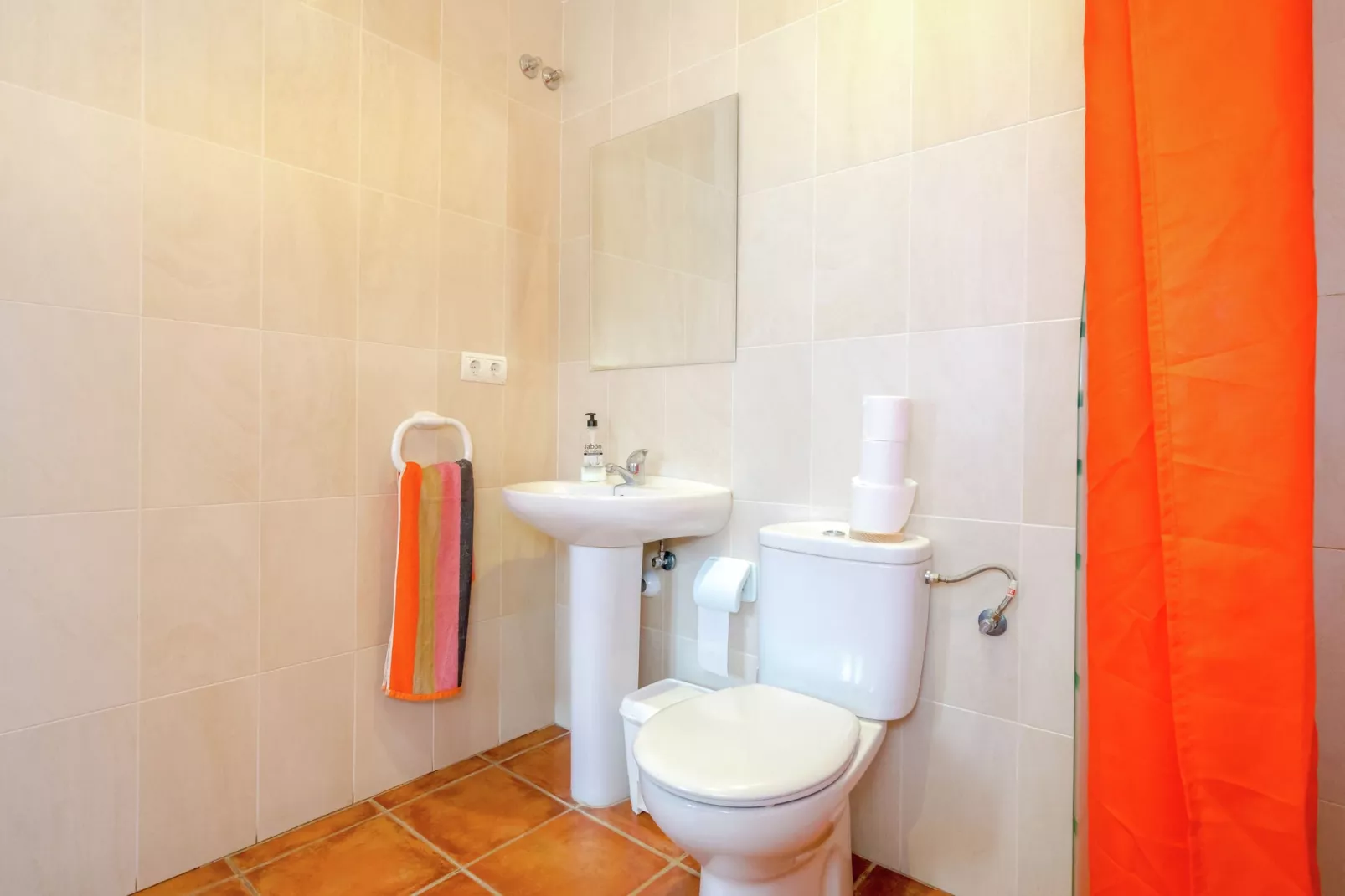 La Bodeguilla-Bathroom