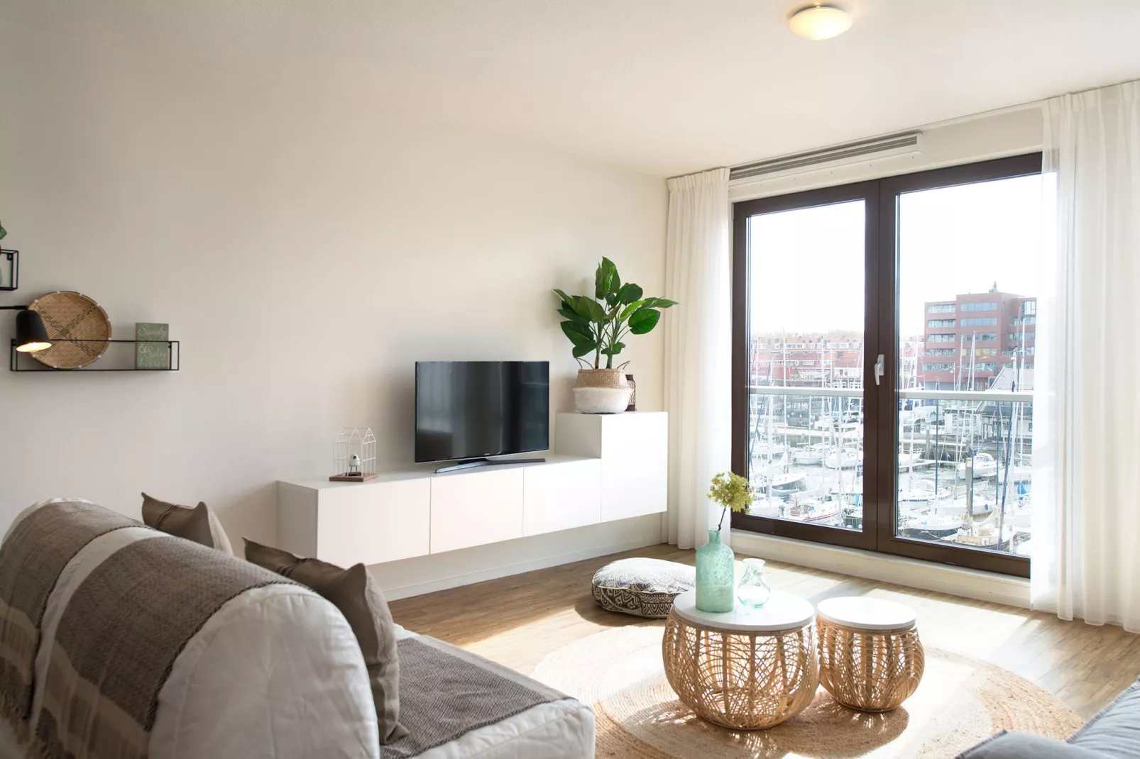 Scheveningen Harbour 60-Living room