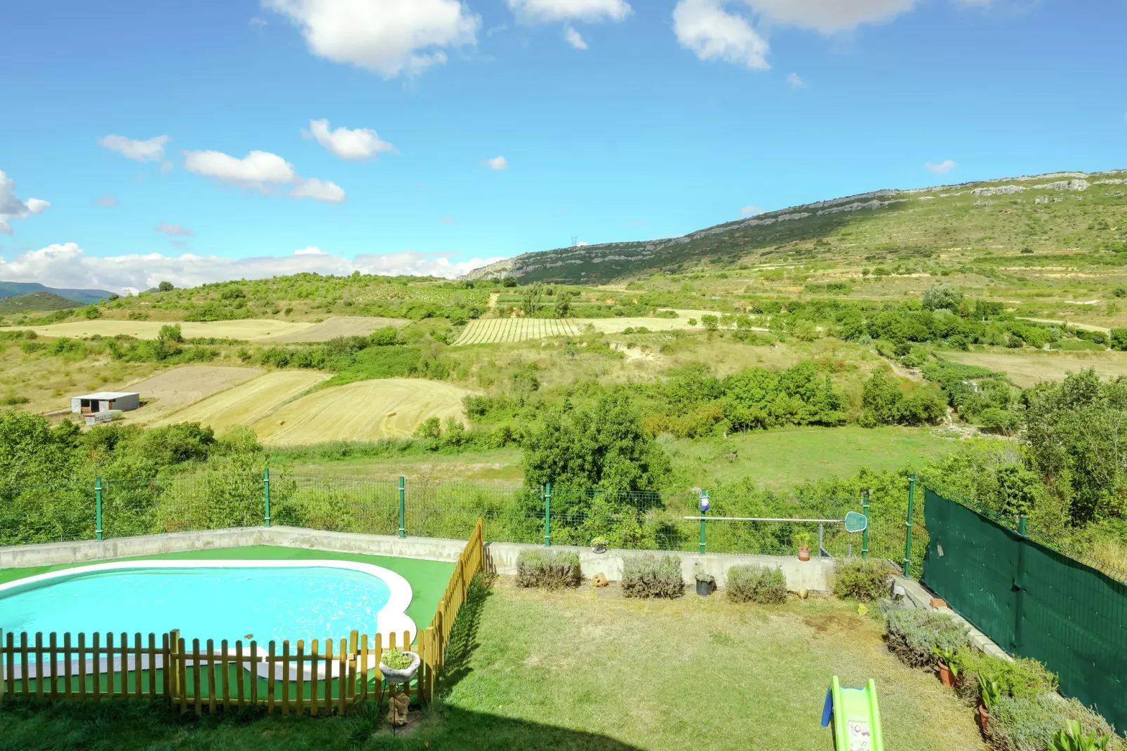 La Bodeguilla-Gardens summer