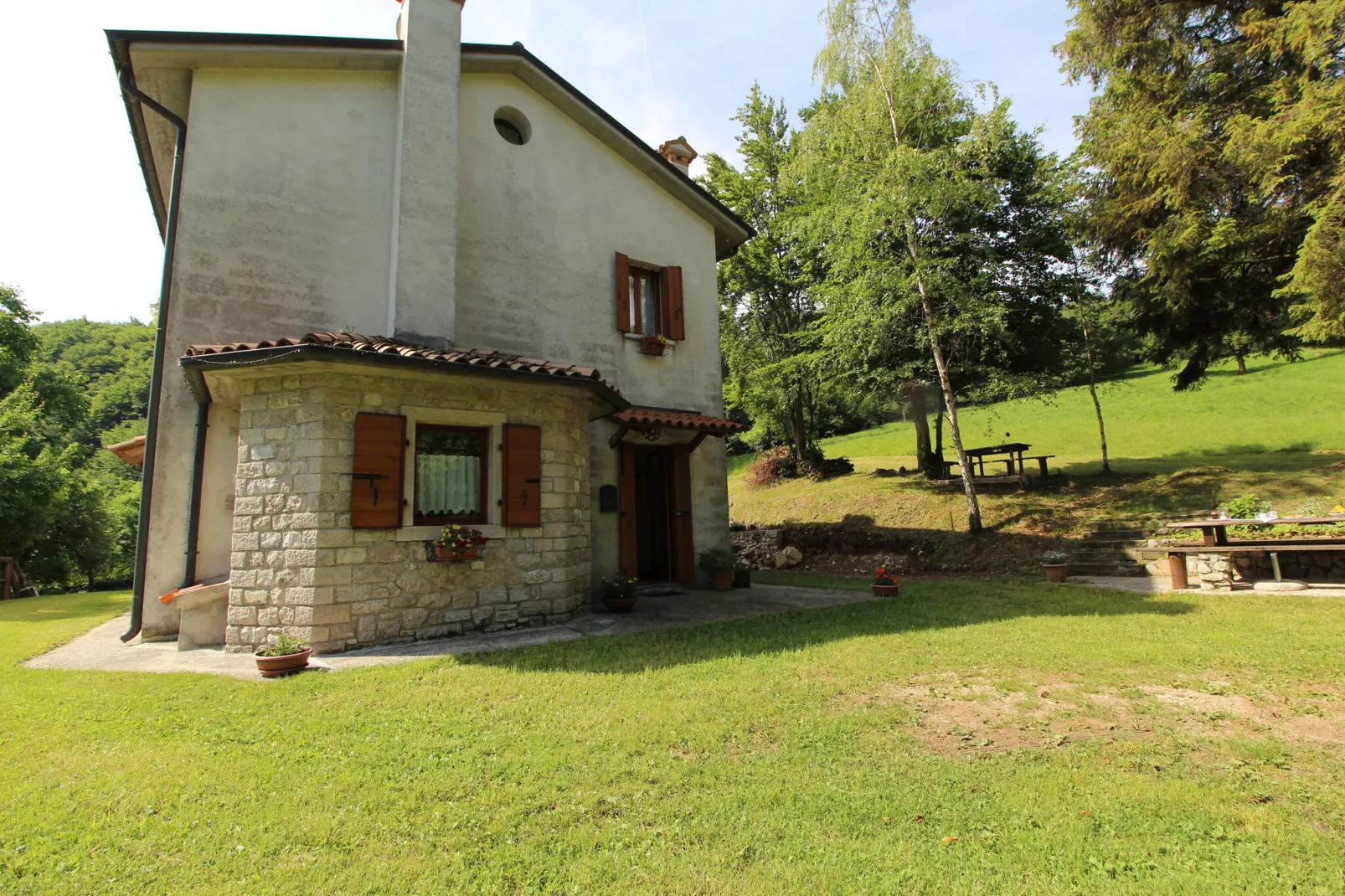 Tonino-Exterior summer