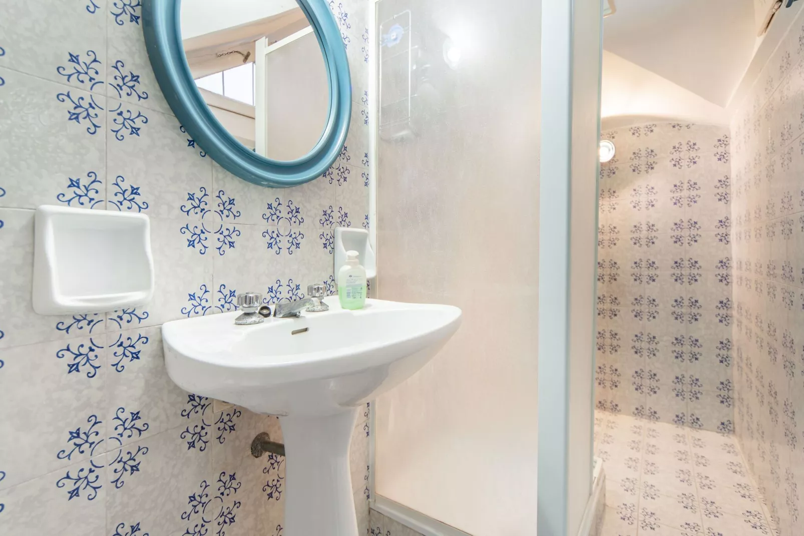 VILLA TADDEI-Salle de bain