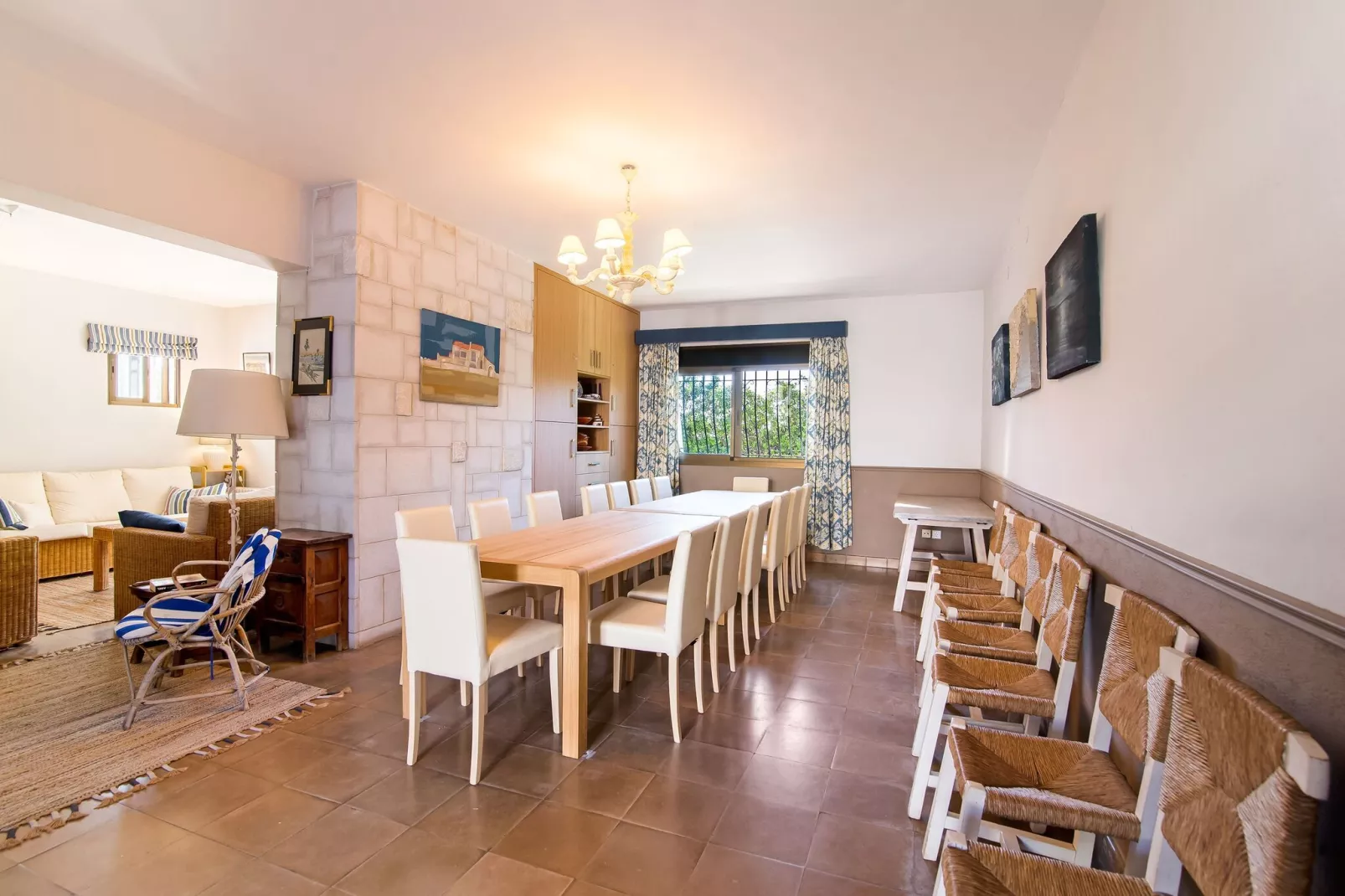 Gaviota-Dining room