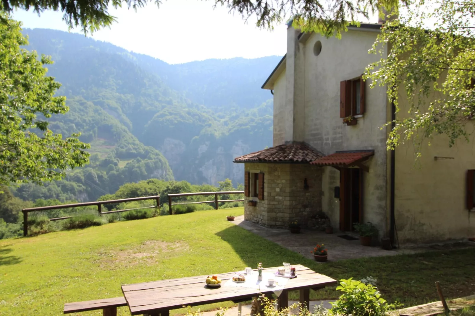 Tonino-Exterior summer