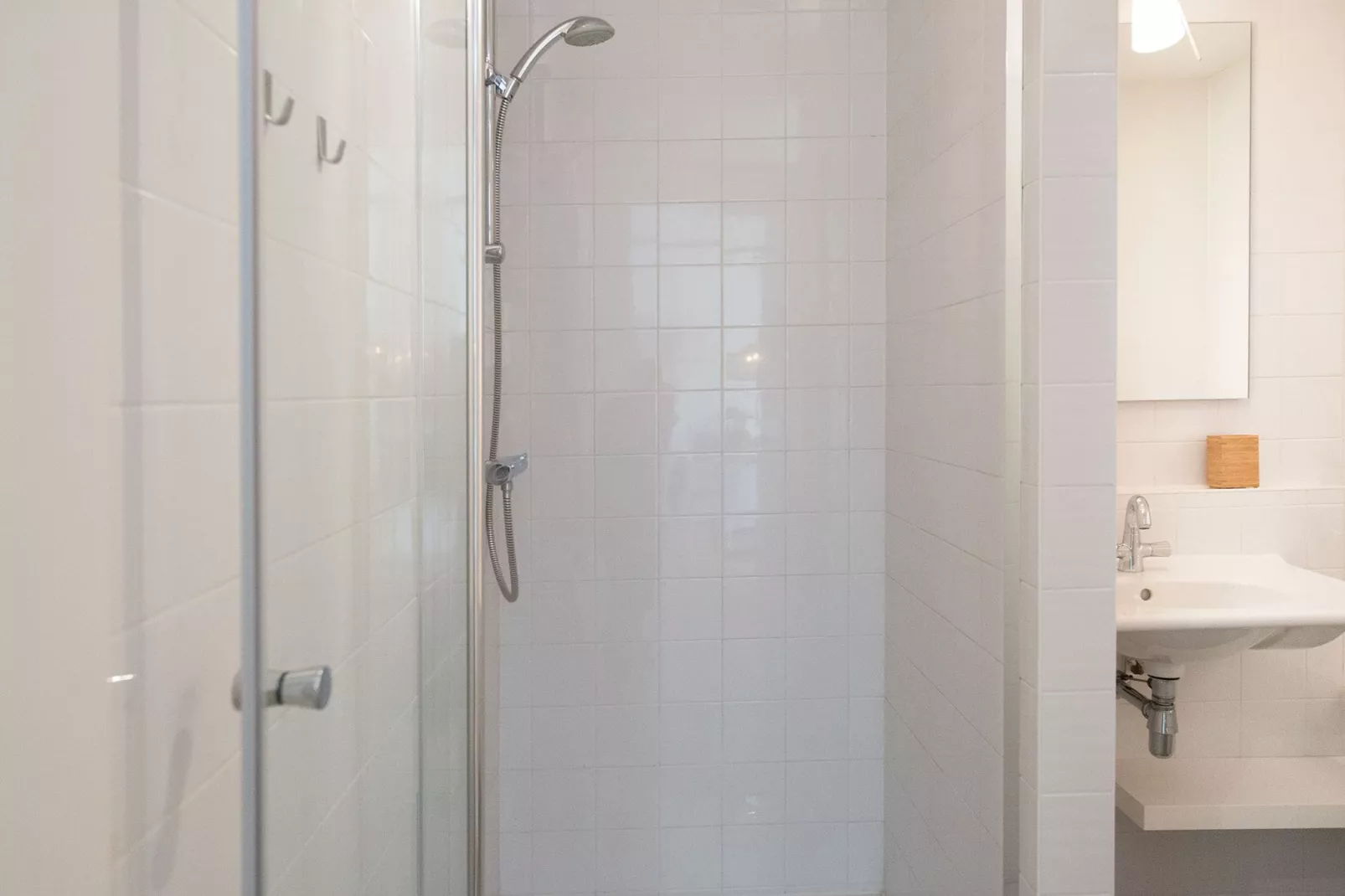 Scheveningen Harbour 60-Bathroom