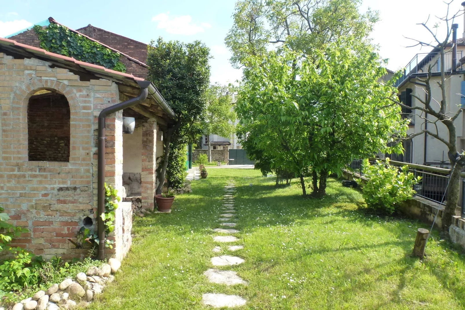 Casa sul Piave-Gardens summer