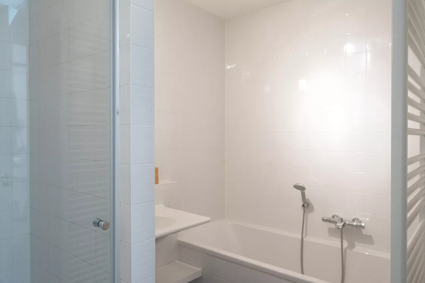 Scheveningen Harbour 60-Bathroom