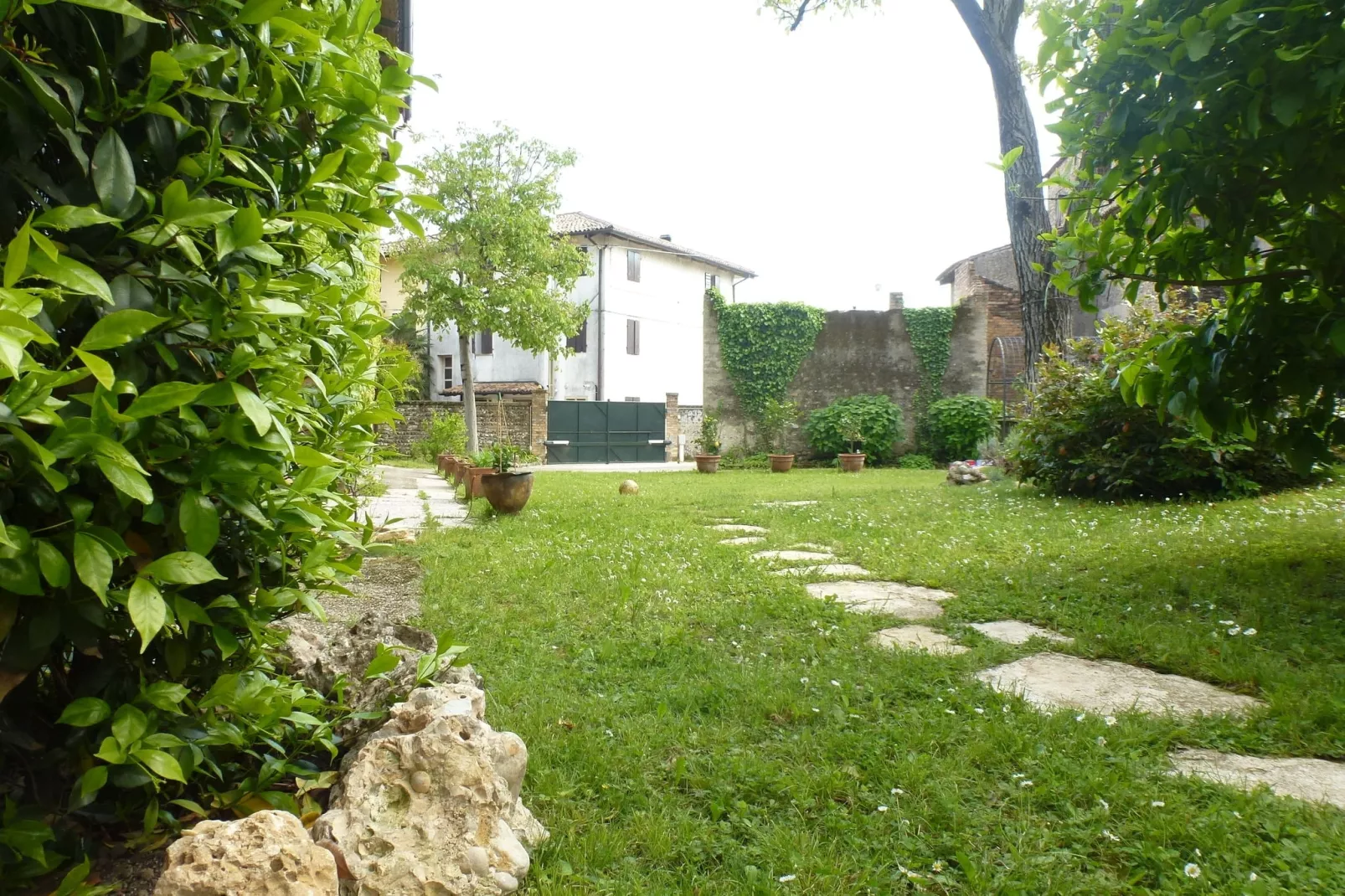 Casa sul Piave-Gardens summer