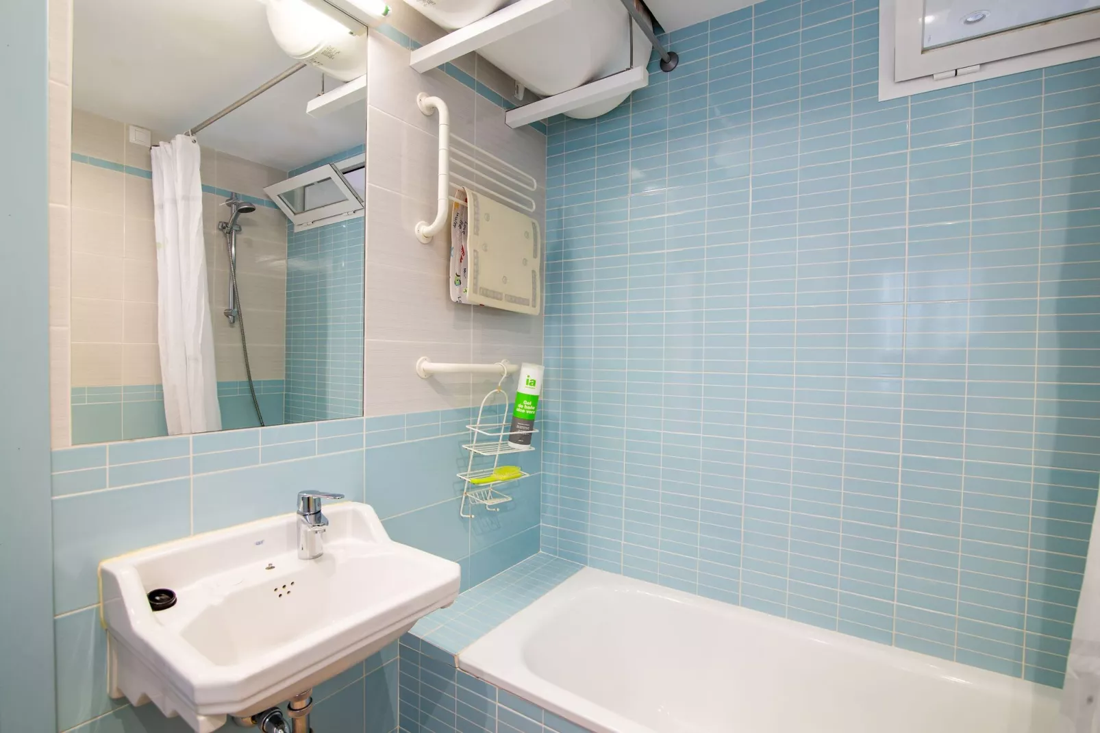 Gaviota-Bathroom