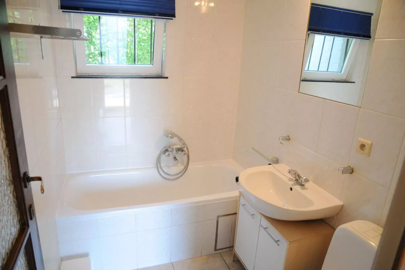 BIBLIOTHÈQUE-Bathroom