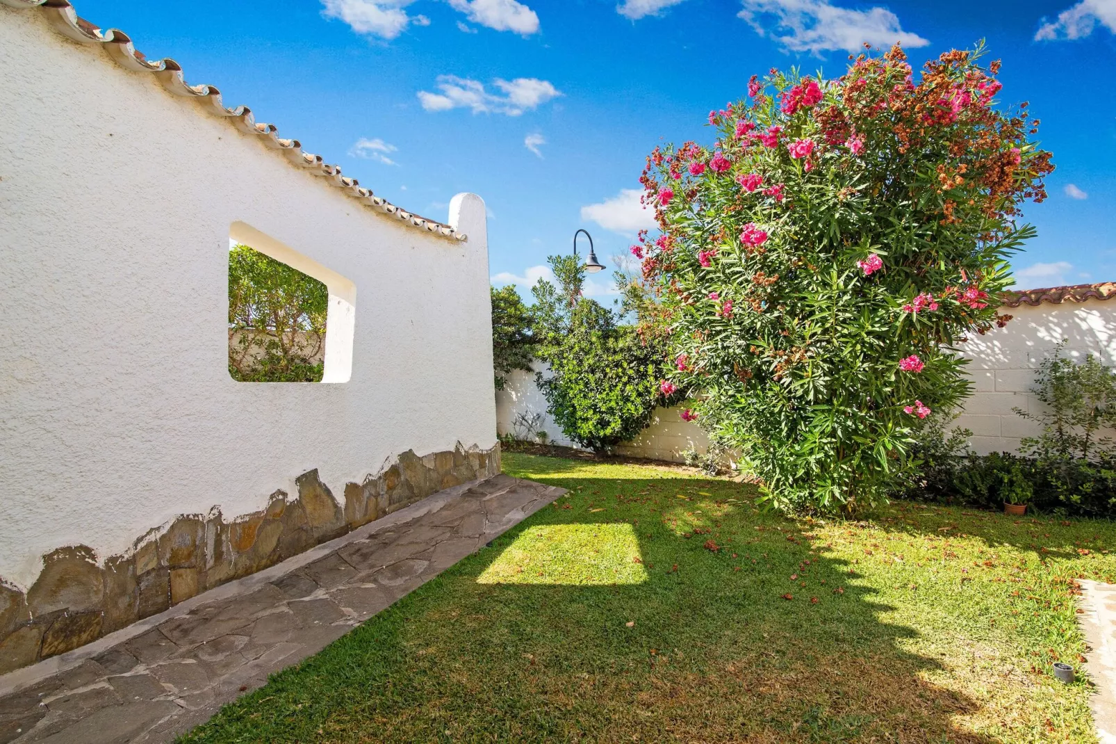 Gaviota-Gardens summer