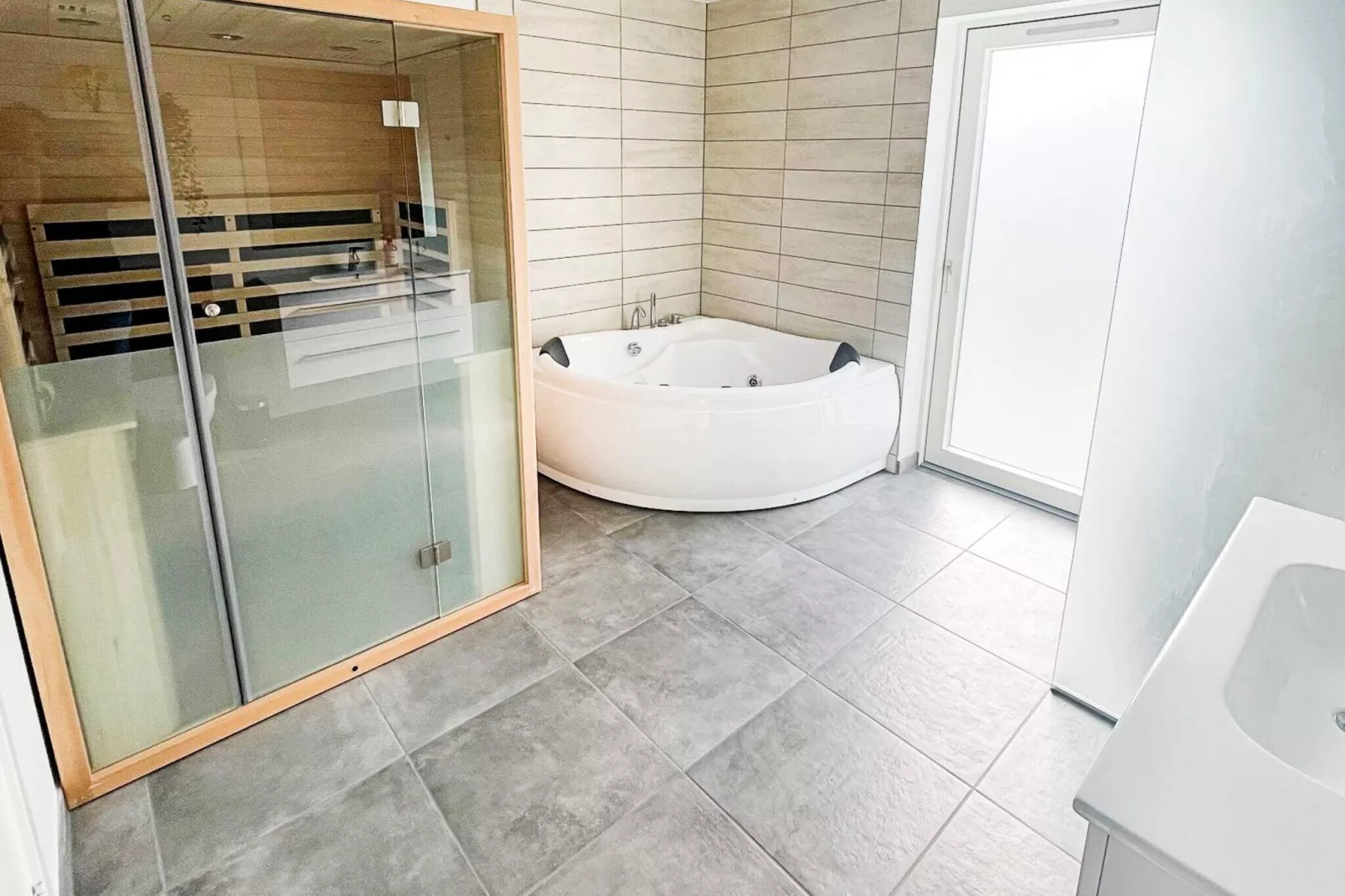 9 Personen Ferienhaus in Dannemare-Wellnessbereich