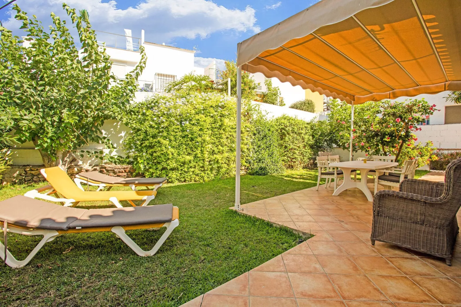La Estrella-Gardens summer