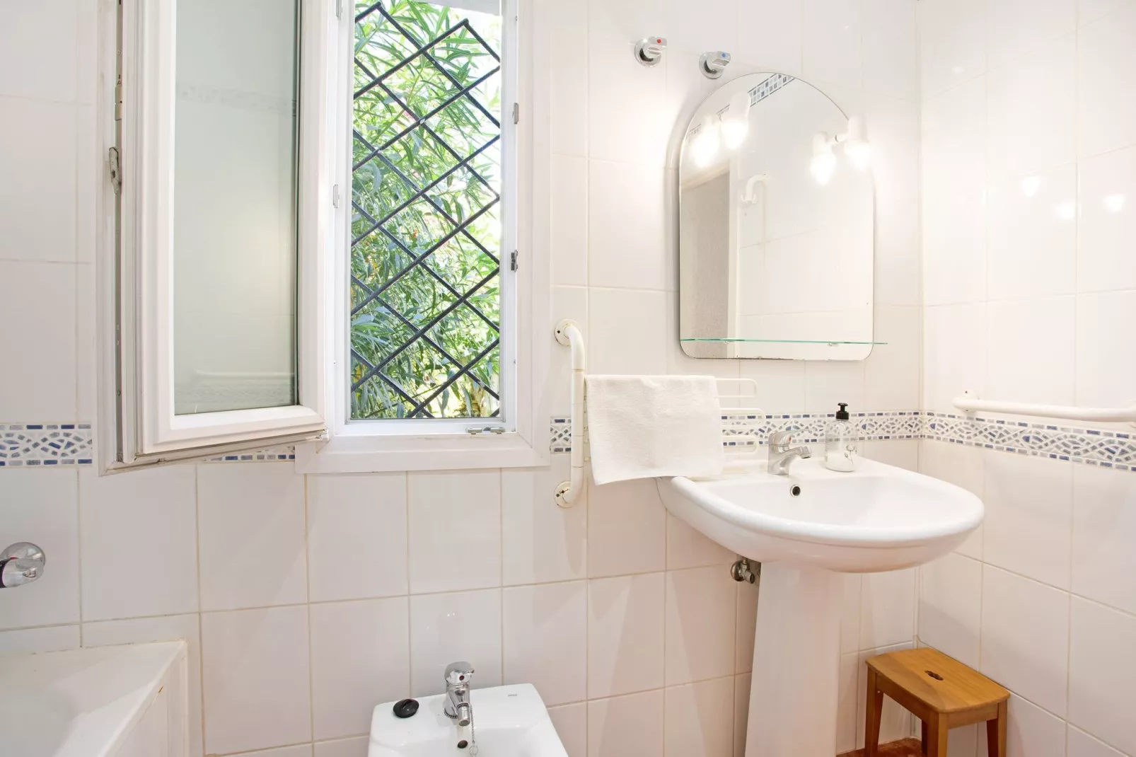 La Estrella-Bathroom
