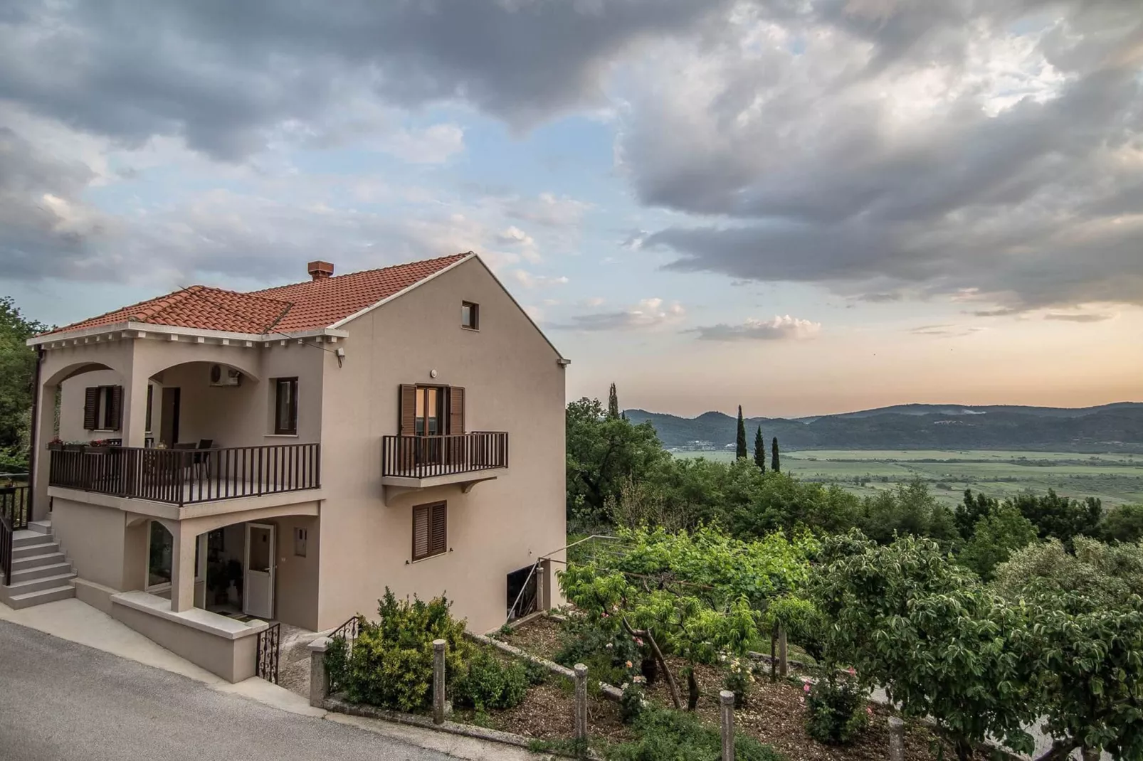 Vesely-Exterior summer