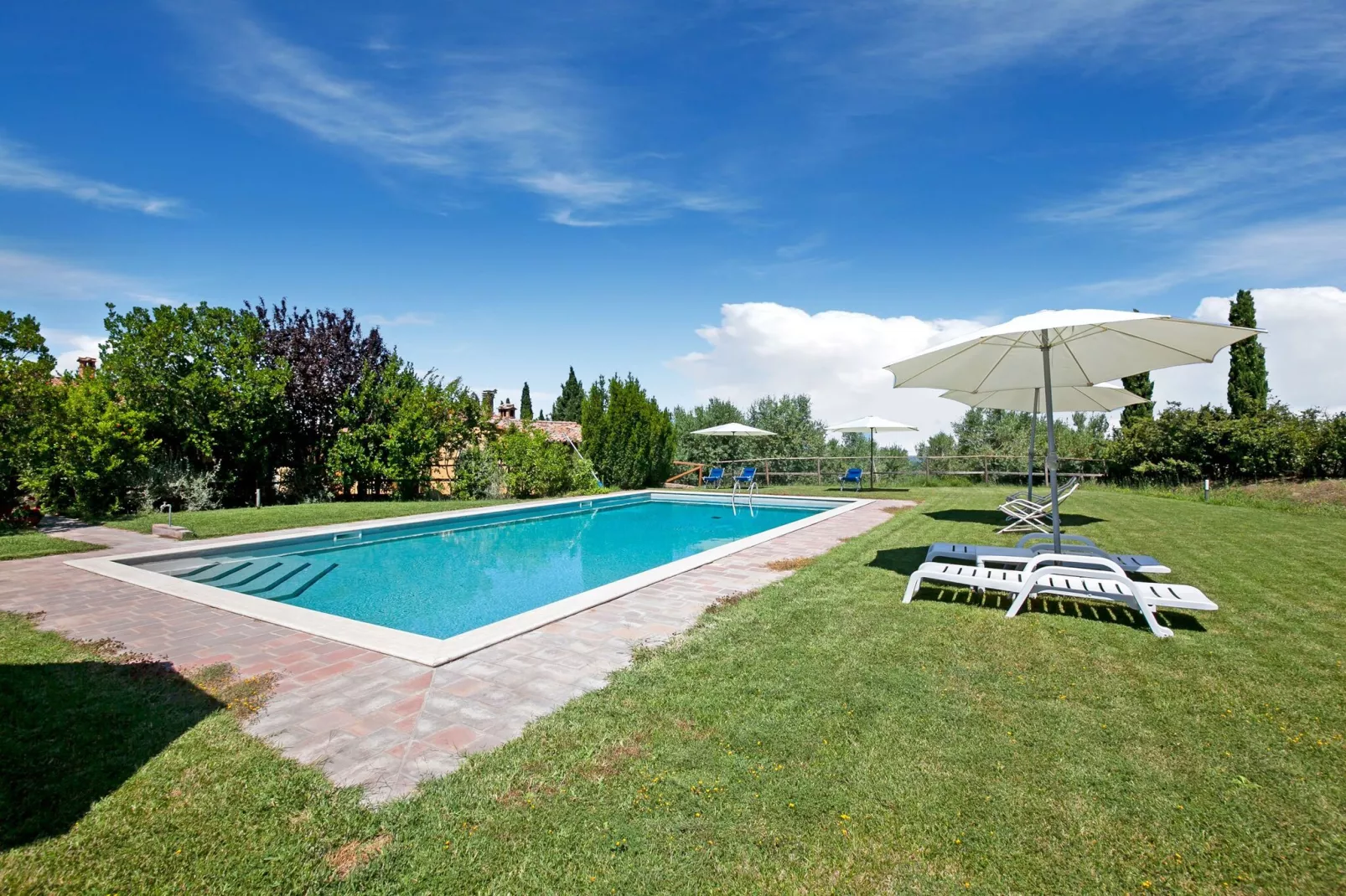 Casale Nuovo-Schwimmbad