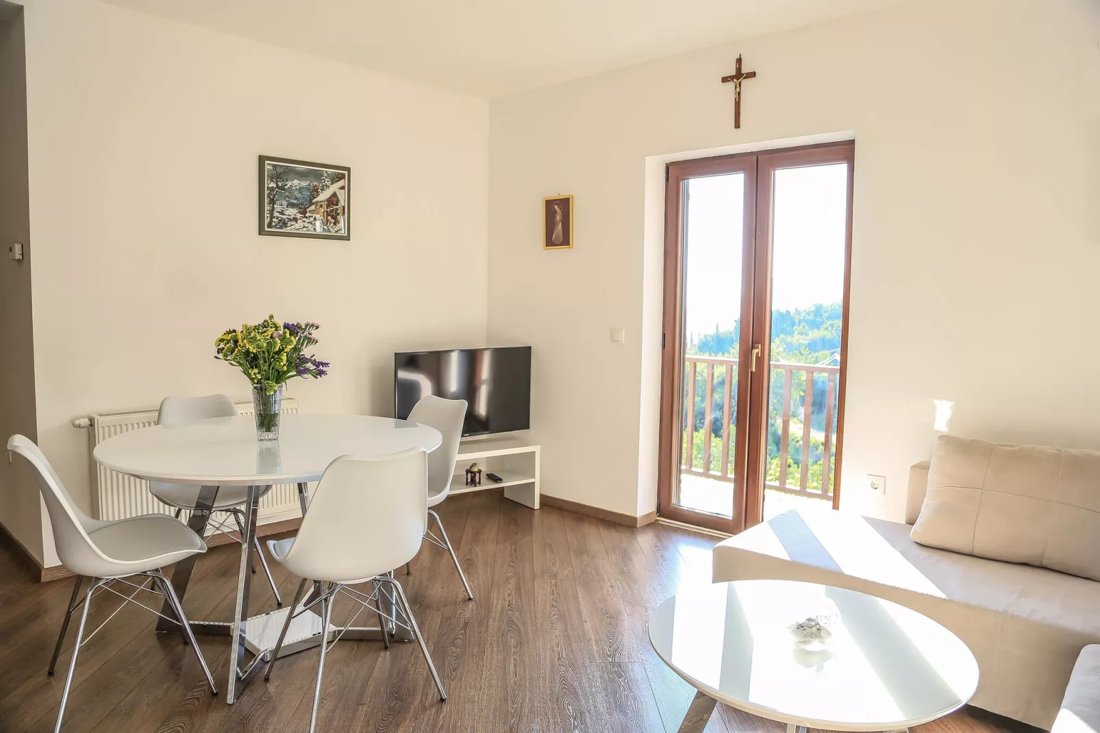 Vesely-Living room