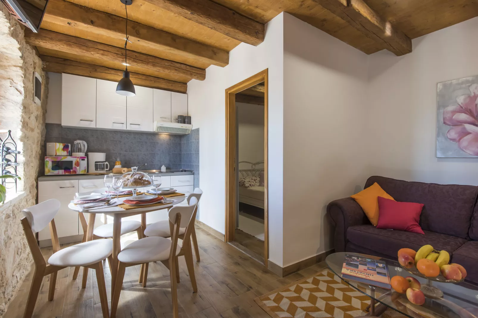 Holiday home Dida Jere-Dining room