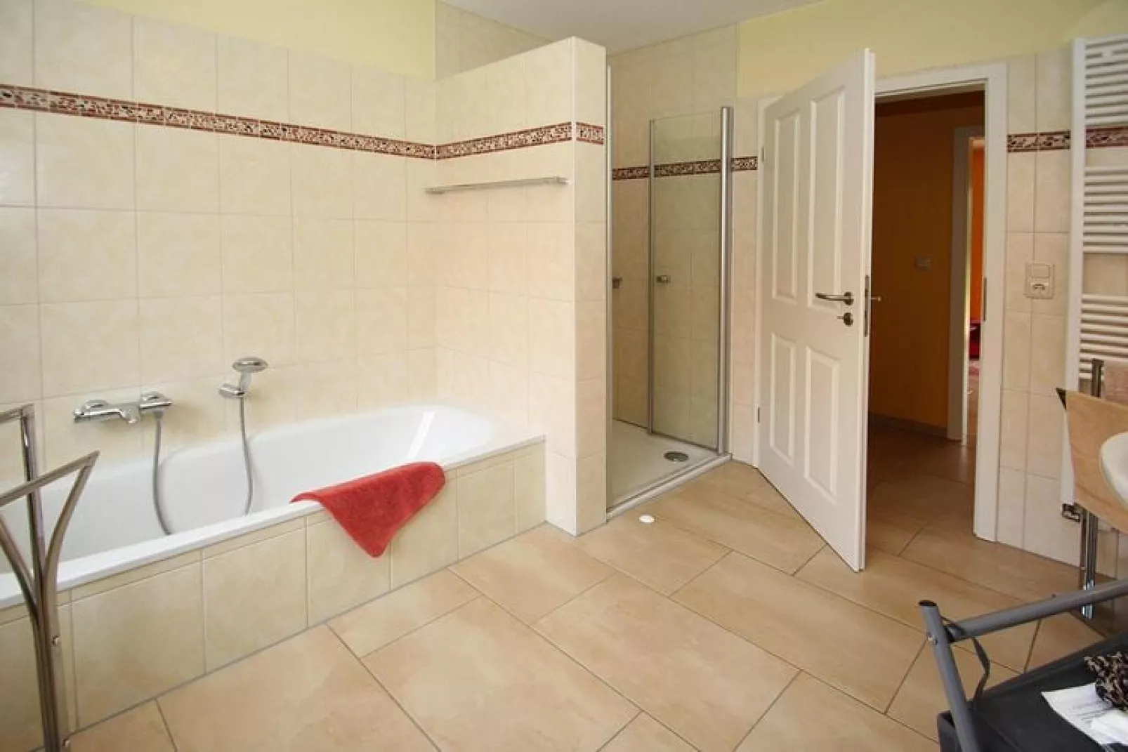 Große Ferienwohnung für 4 Personen mit Terrasse-Bathroom