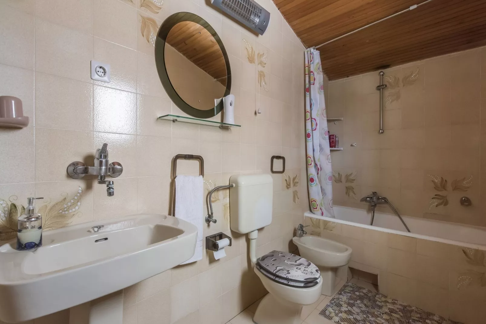 Vacation house Ornella-Badezimmer