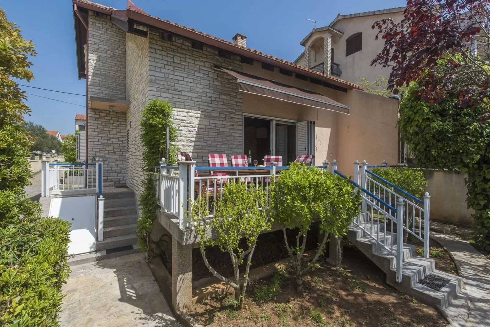 Vacation house Ornella-Außenbereich Sommer