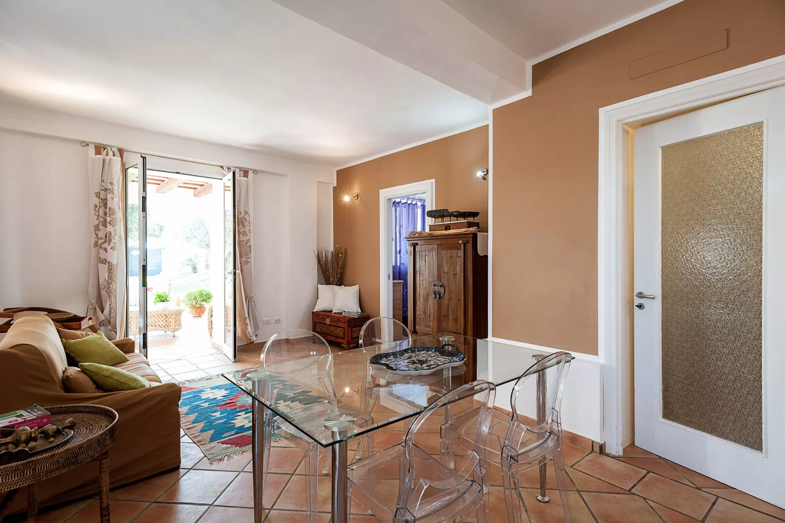 Casa Marsala uno-Dining room