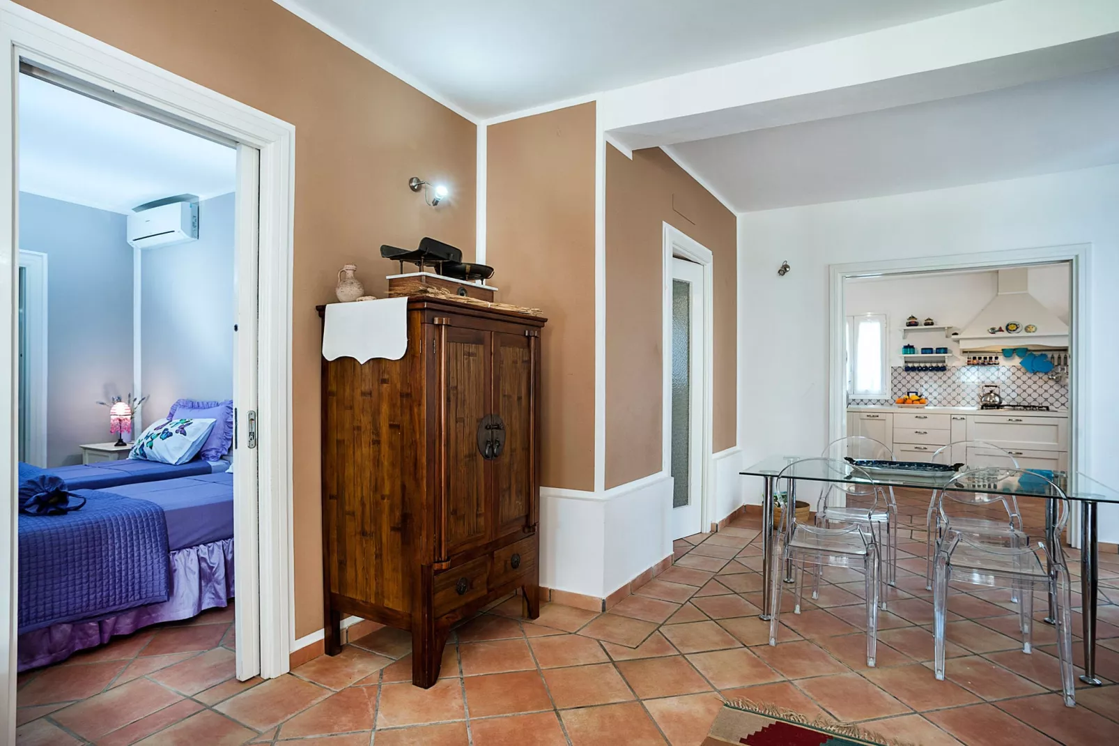 Casa Marsala uno-Dining room
