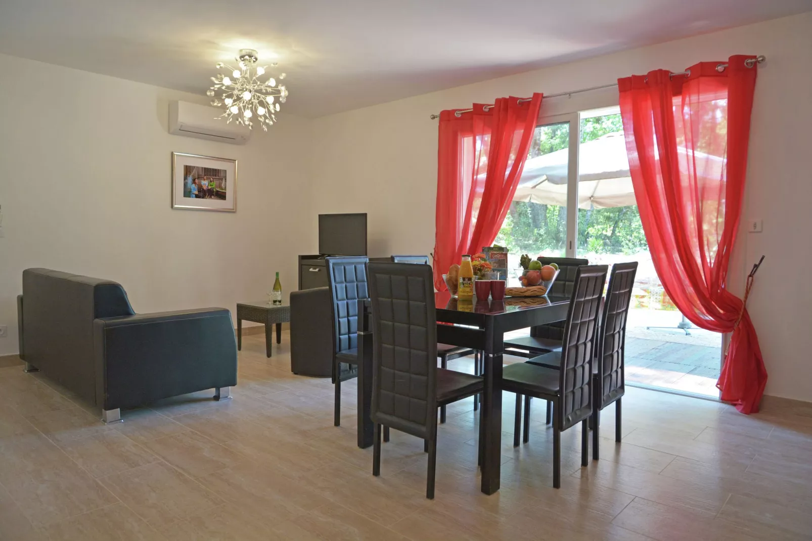 Villa Contempo 6-Esszimmer