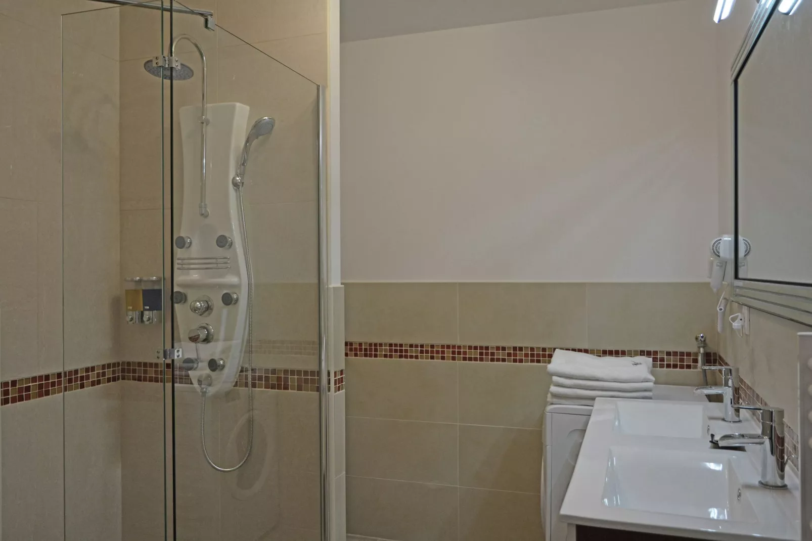 Villa Contempo 6-Badezimmer