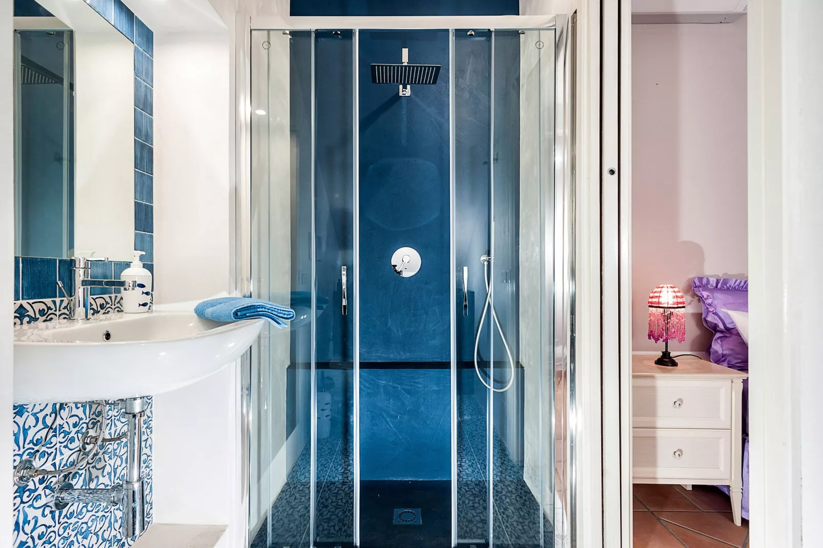 Casa Marsala uno-Bathroom