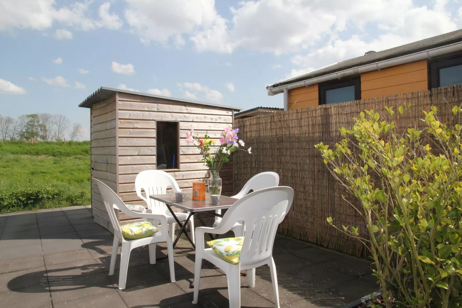 Landelijk bij Zee-Terrace balcony