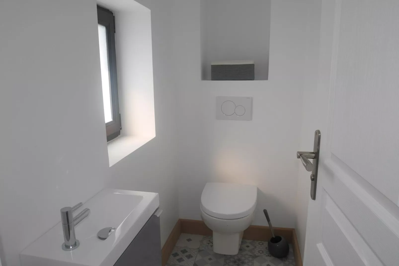 Ferienhaus Penmarch-St Guénolé-Bathroom
