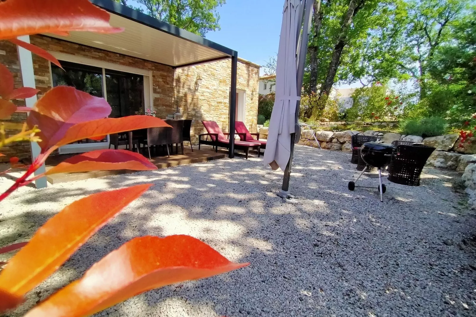 Villa Contempo 6-Gärten Sommer