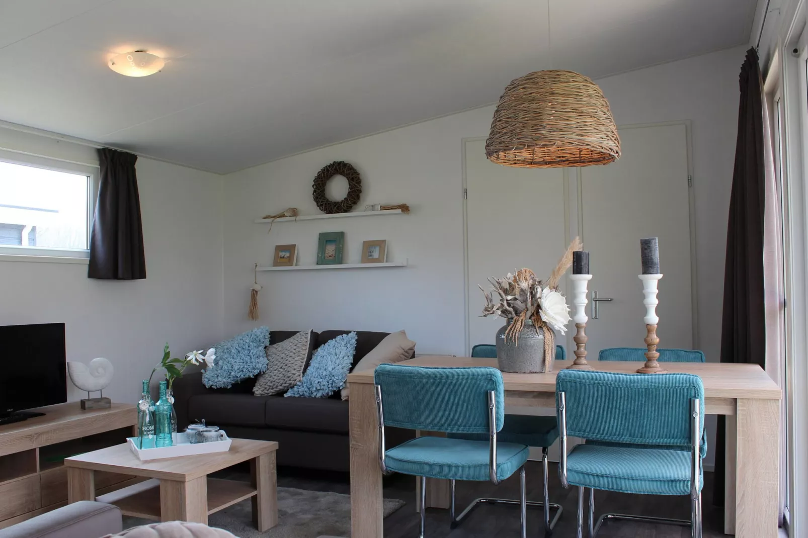 Resort De Biesbosch 8-Living room