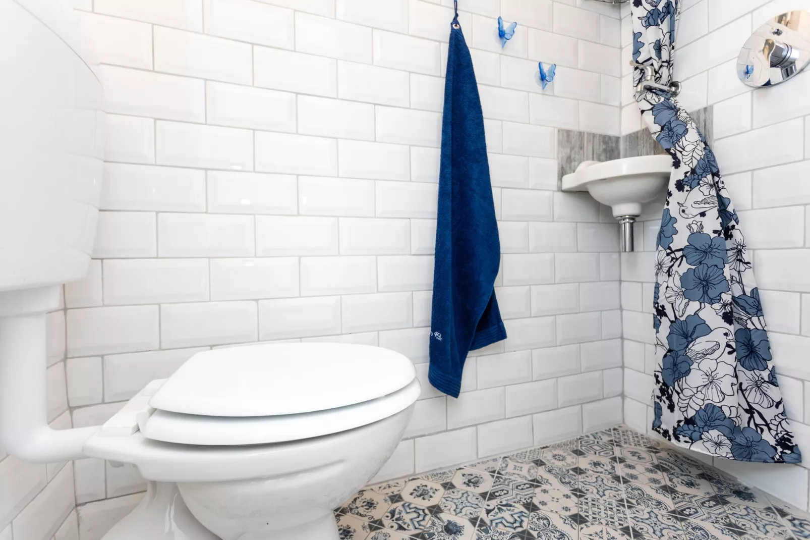 Holiday Home Baska-Bathroom