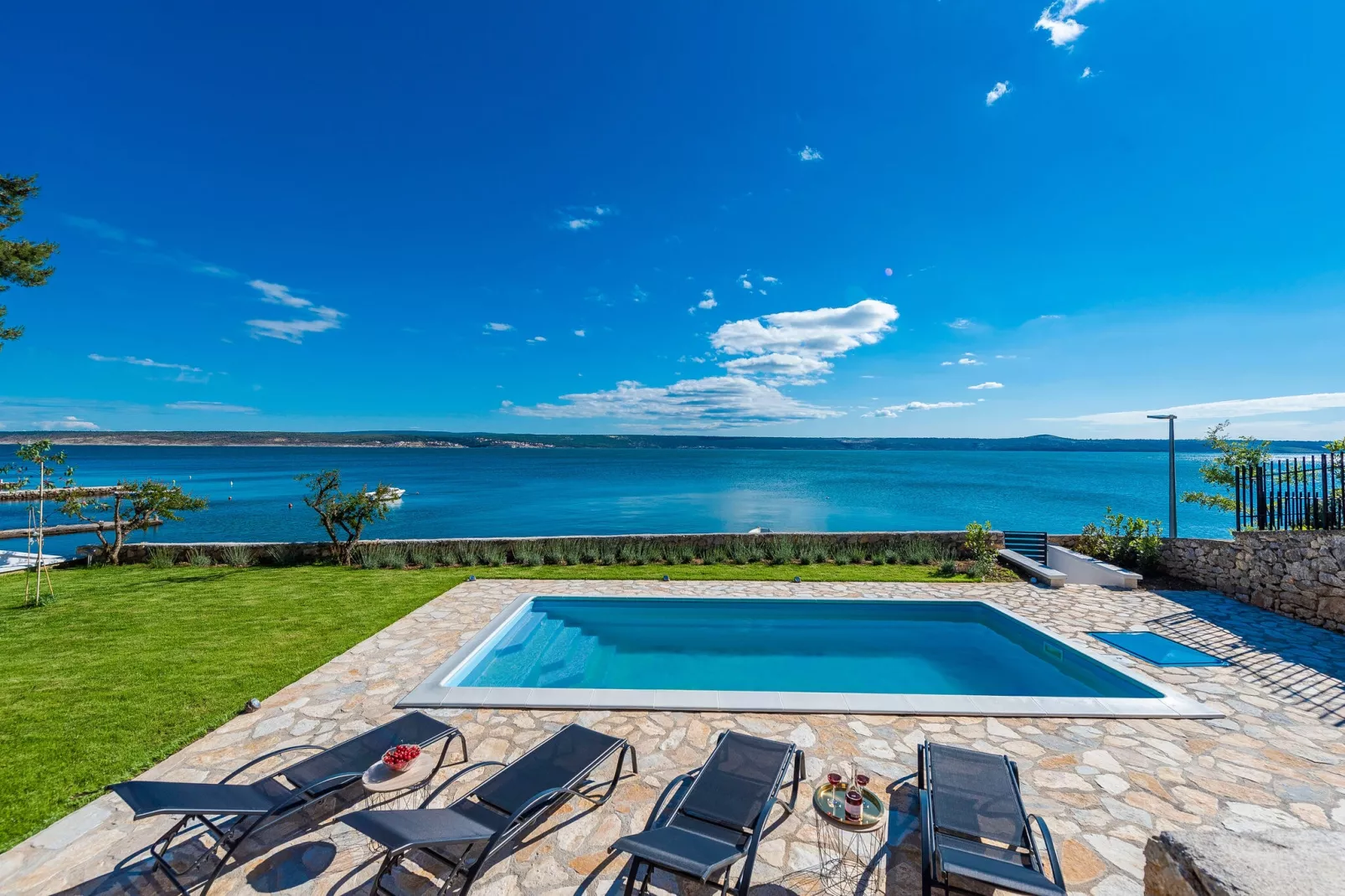 Villa Maslenica-Exterior summer
