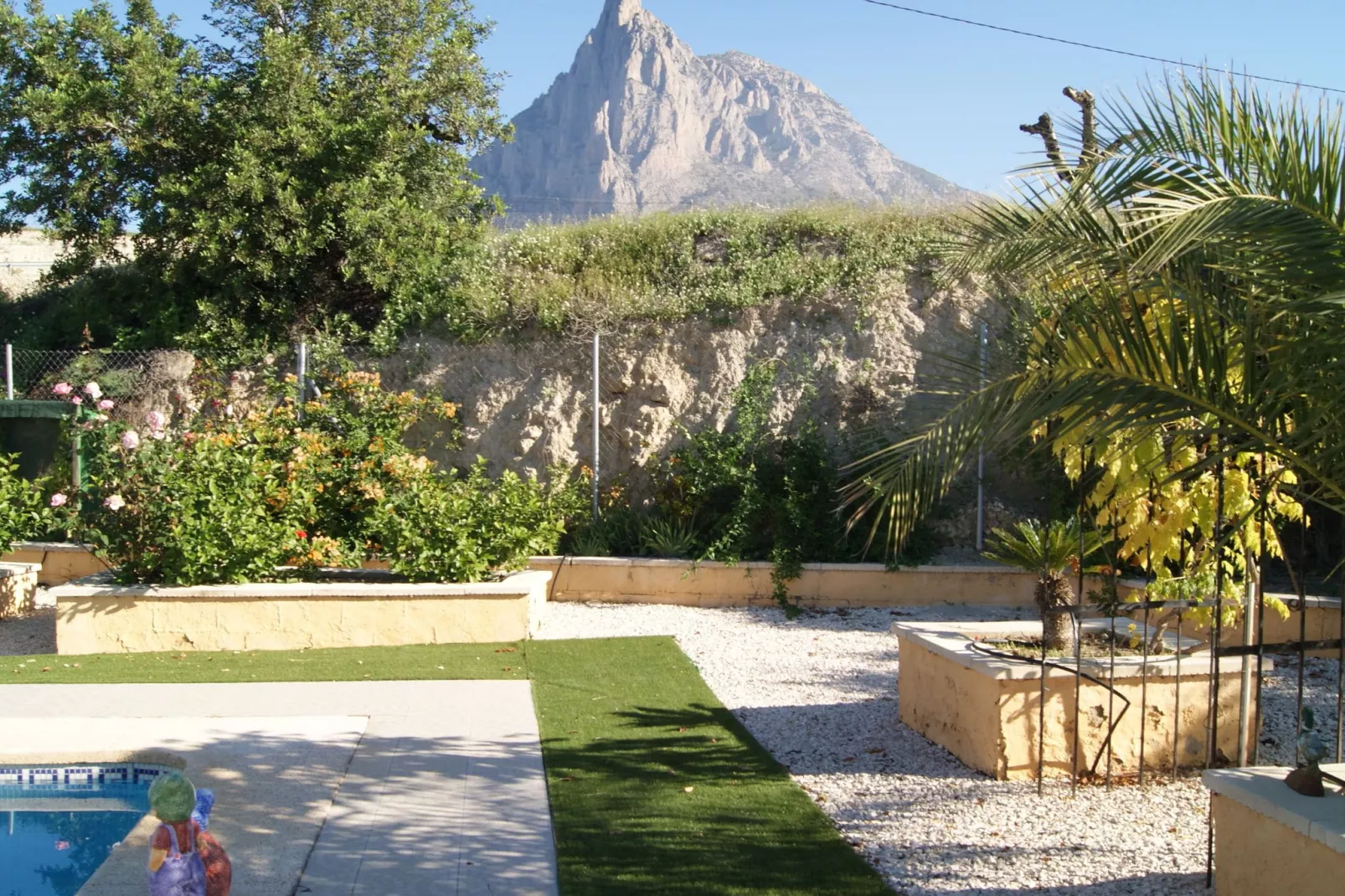 Casa Nido Cálido-Gardens summer