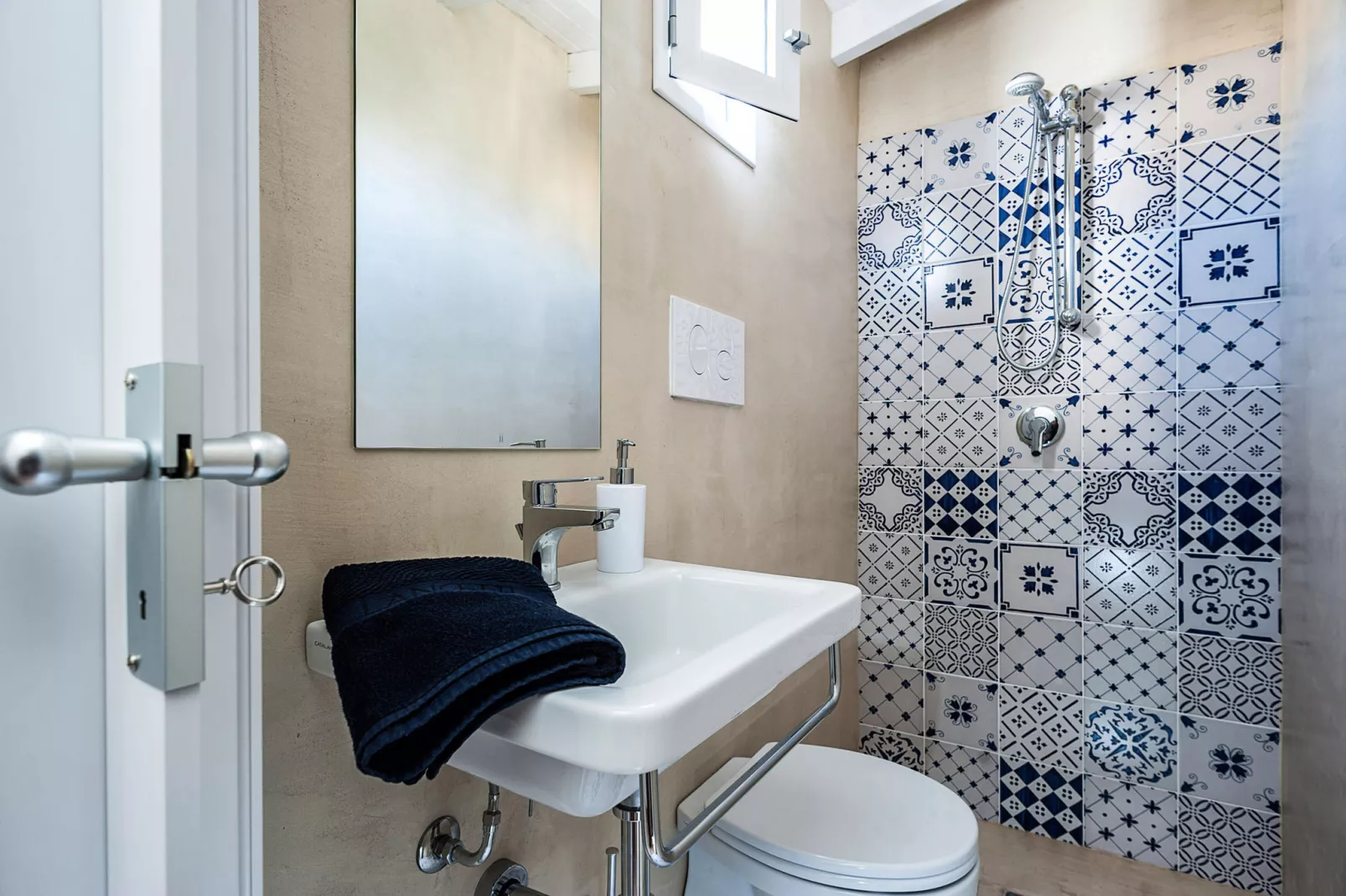 Casa Marsala Due-Bathroom