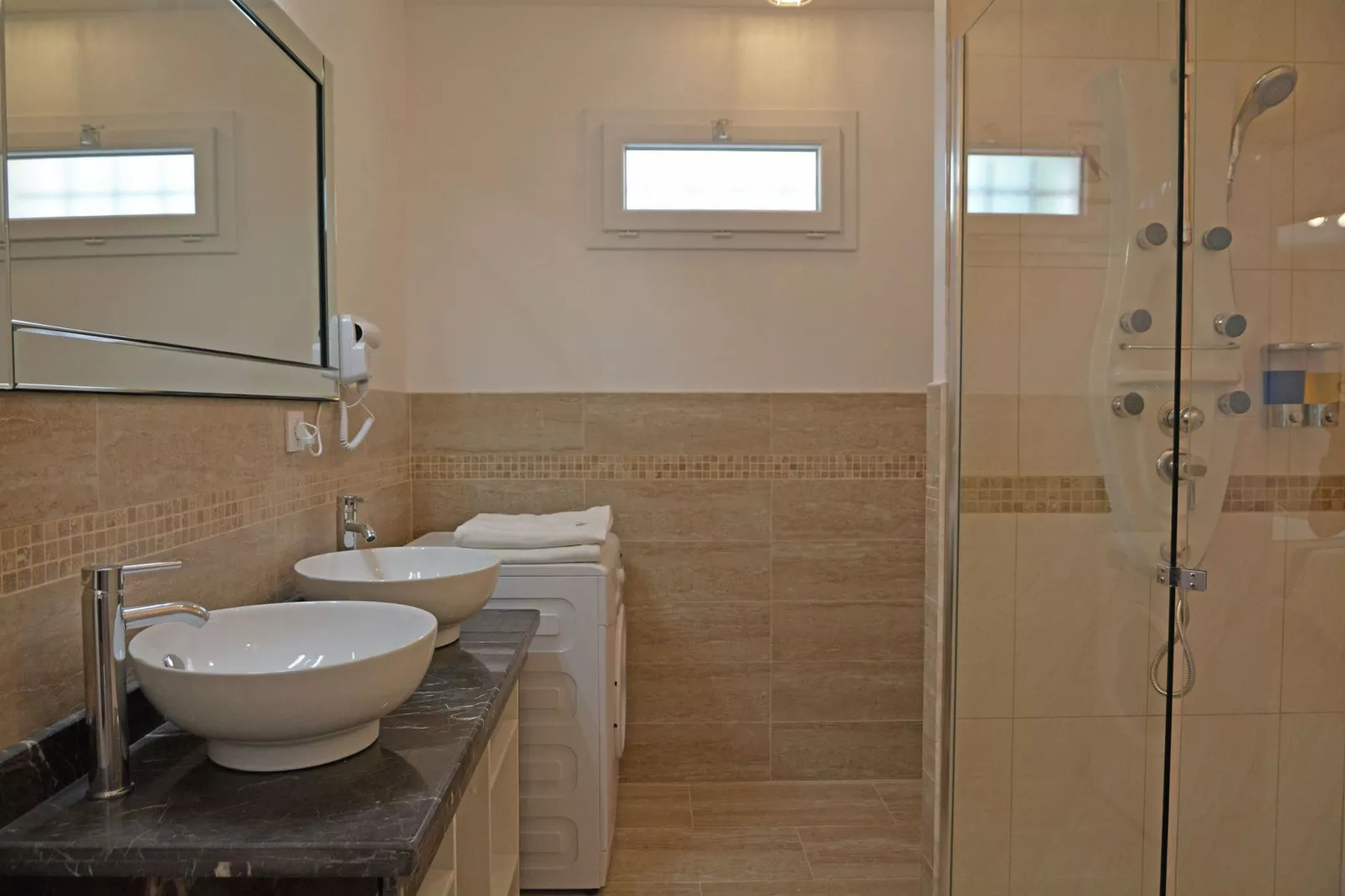 Villa Contempo 6 ex 5-Badezimmer