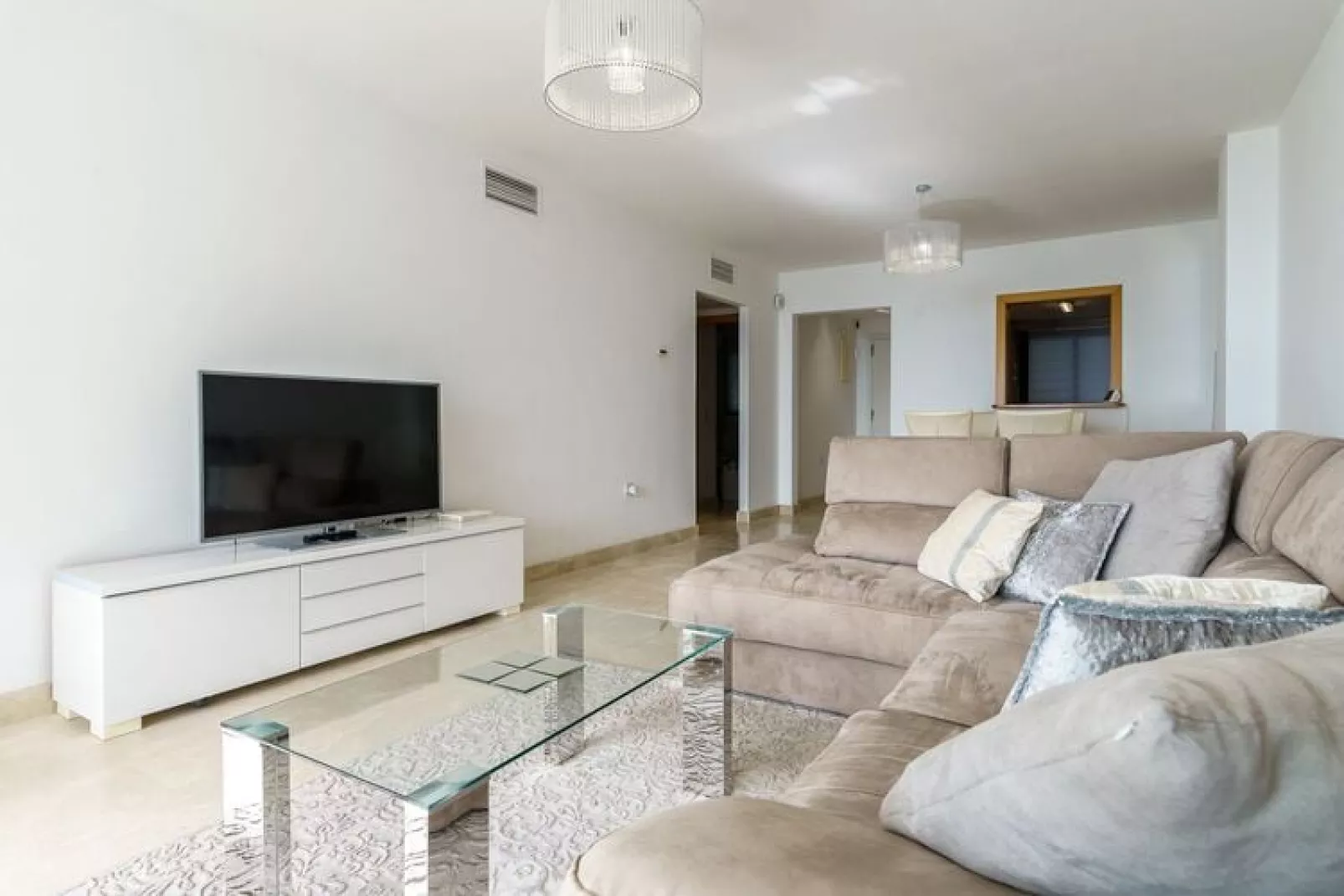 CT 167 - Hollywood Hills in Riviera del Sol-Living room