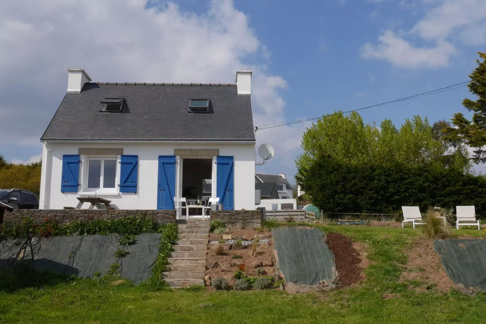 Ferienhaus mit Meerblick Roscanvel-Exterior summer