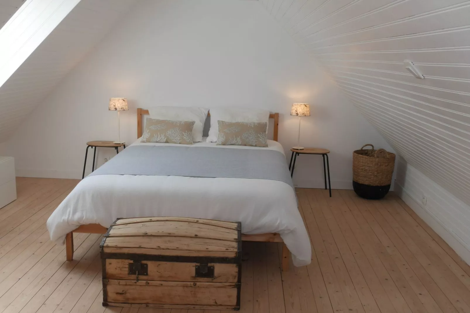 Ferienhaus mit Meerblick Roscanvel-Bedroom